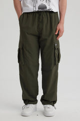 Pantalón Hombre Cargo Parachute Verde Militar
