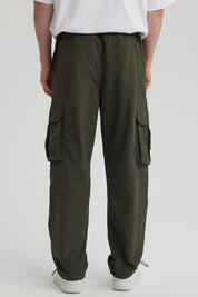 Pantalón Hombre Cargo Parachute Verde Militar