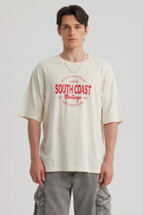 Polera Hombre Texto Frontal Beige