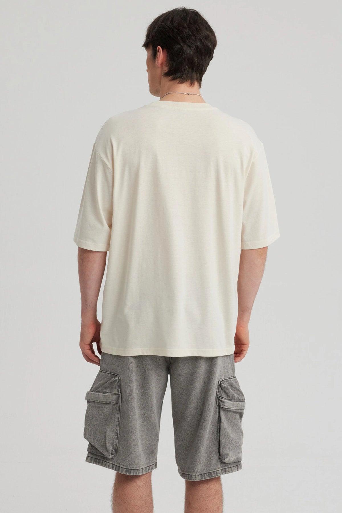 Polera Hombre Texto Frontal Beige