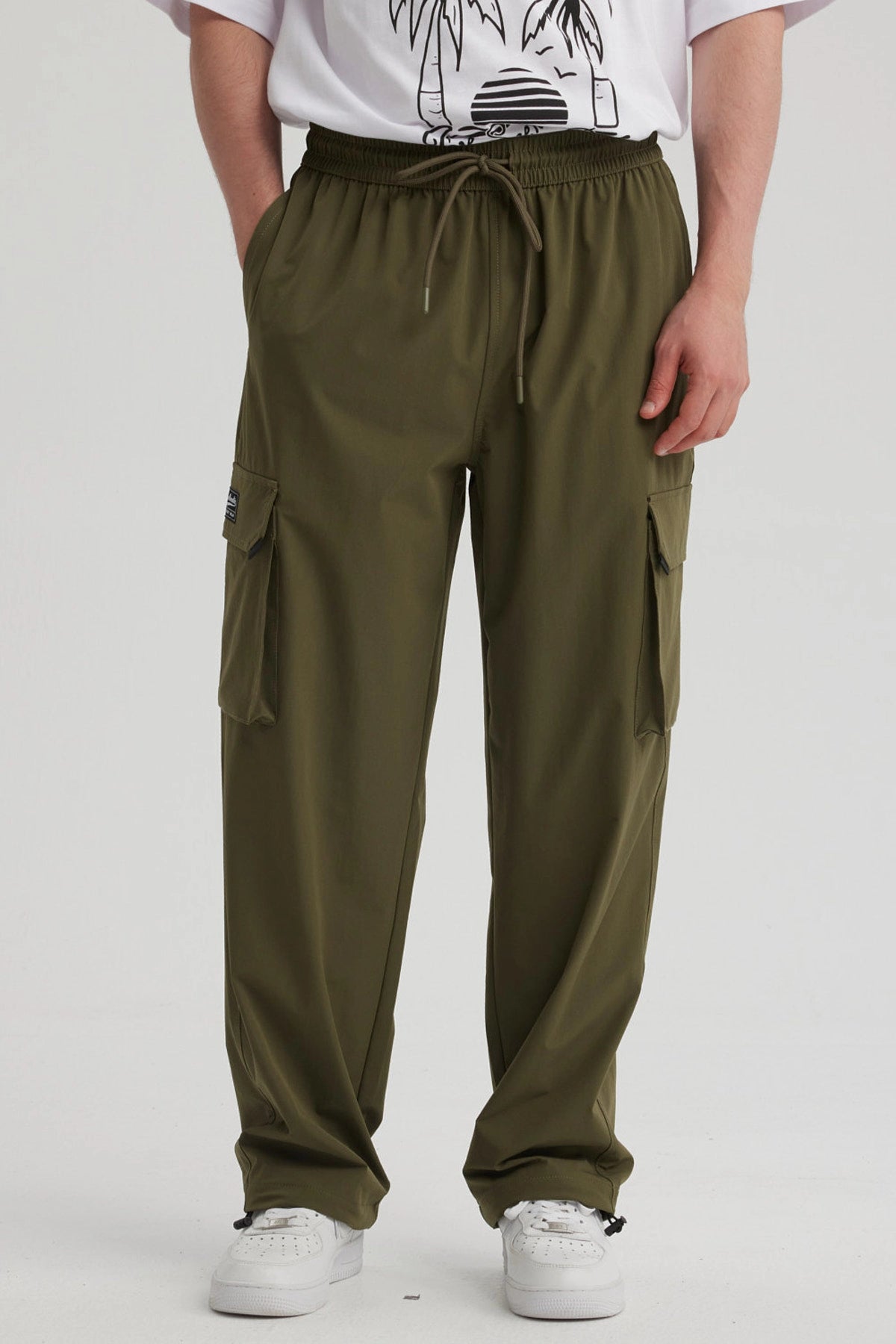 Pantalón Hombre Cargo Parachute Verde Militar