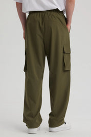 Pantalón Hombre Cargo Parachute Verde Militar