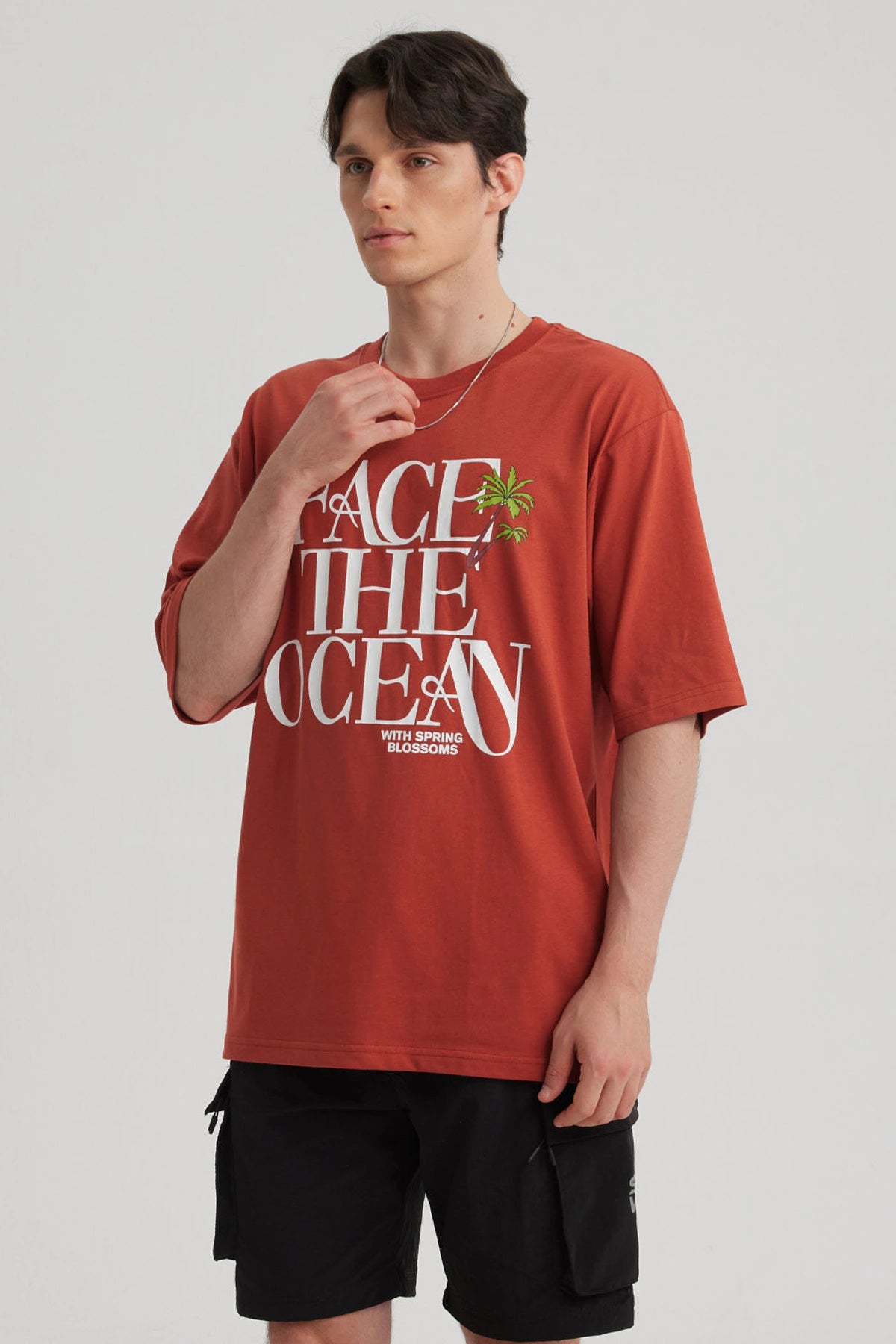 Polera Hombre Print Oversize Ocre