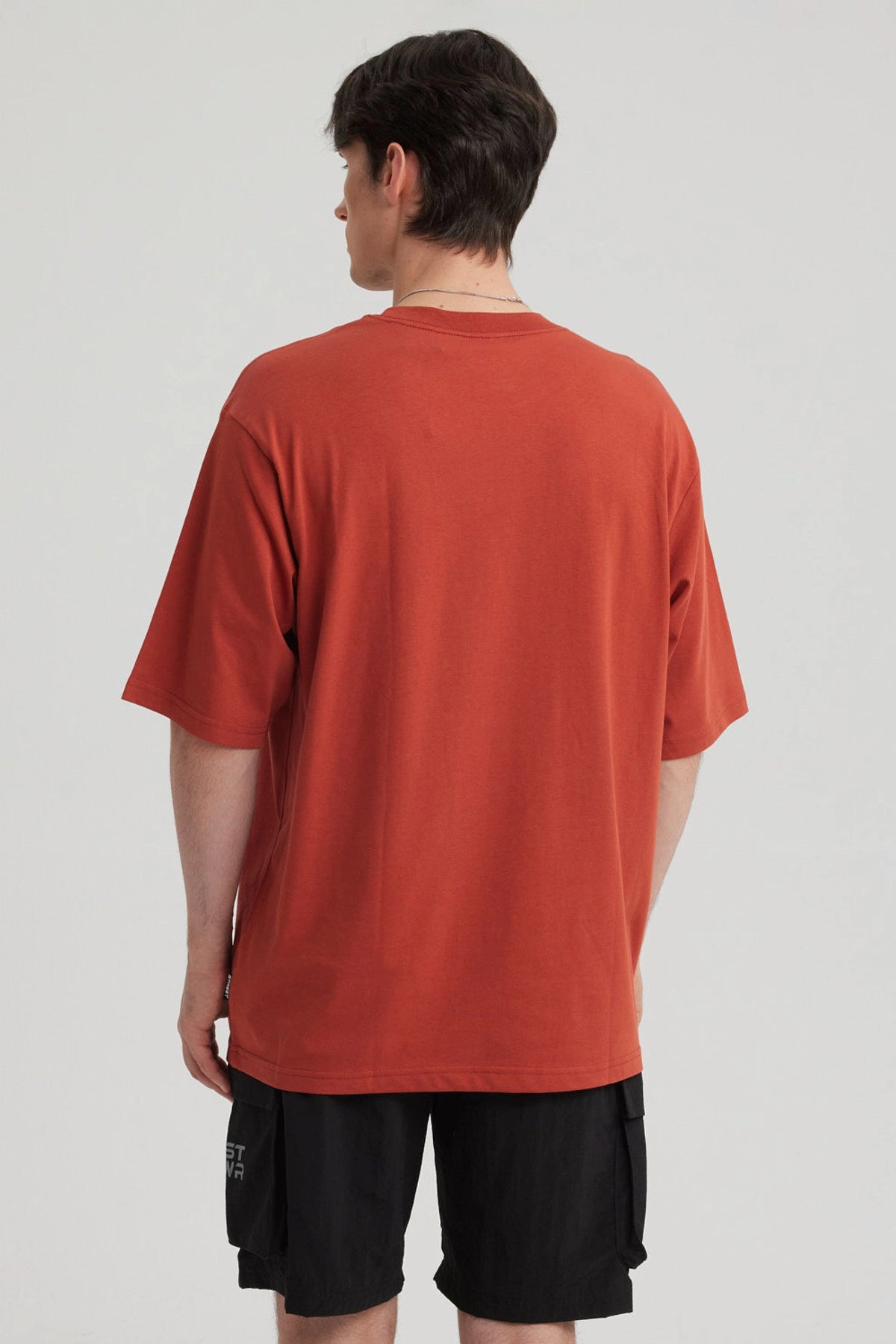 Polera Hombre Print Oversize Ocre