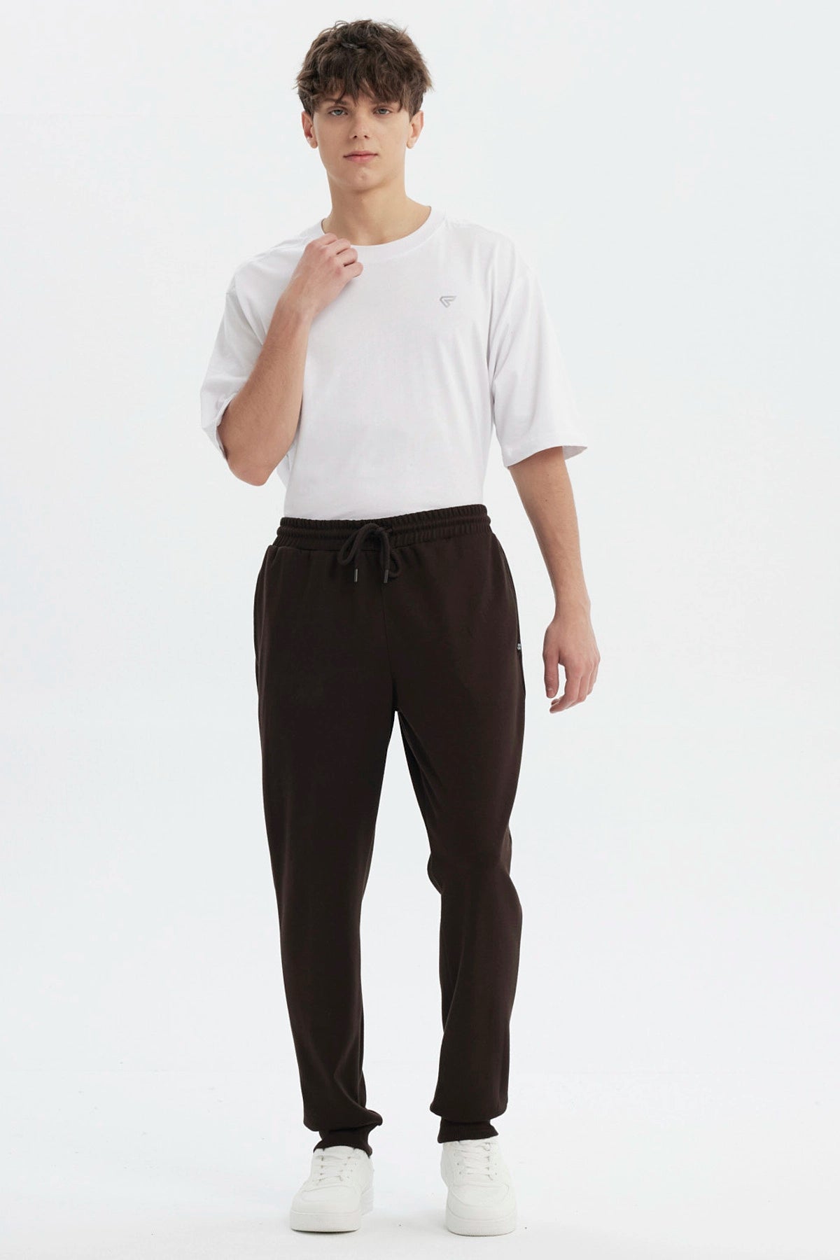 Pantalón Buzo Hombre Jogger Básico Chocolate