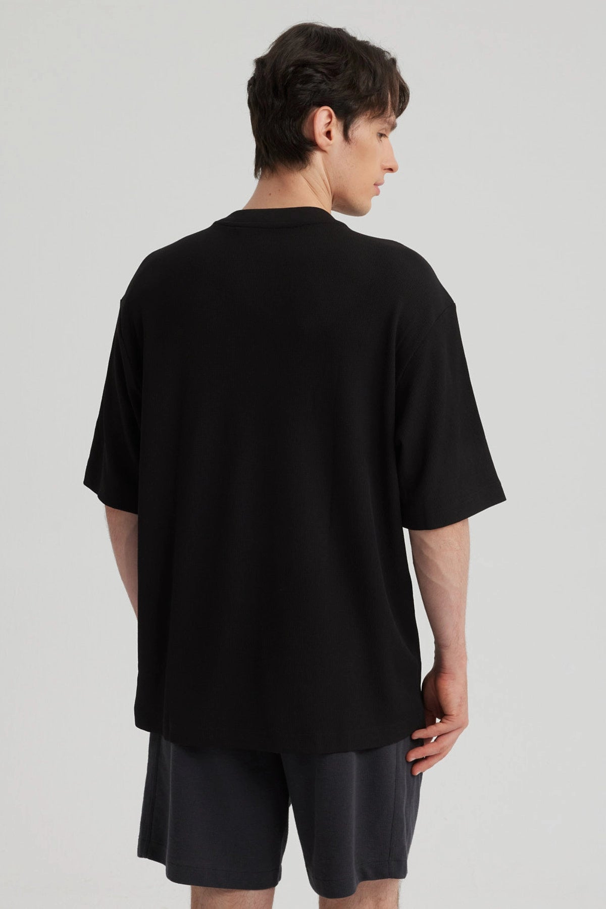 Polera Hombre Oversize Bordada Negro