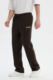 Pantalón Buzo Hombre Calce Recto Chocolate