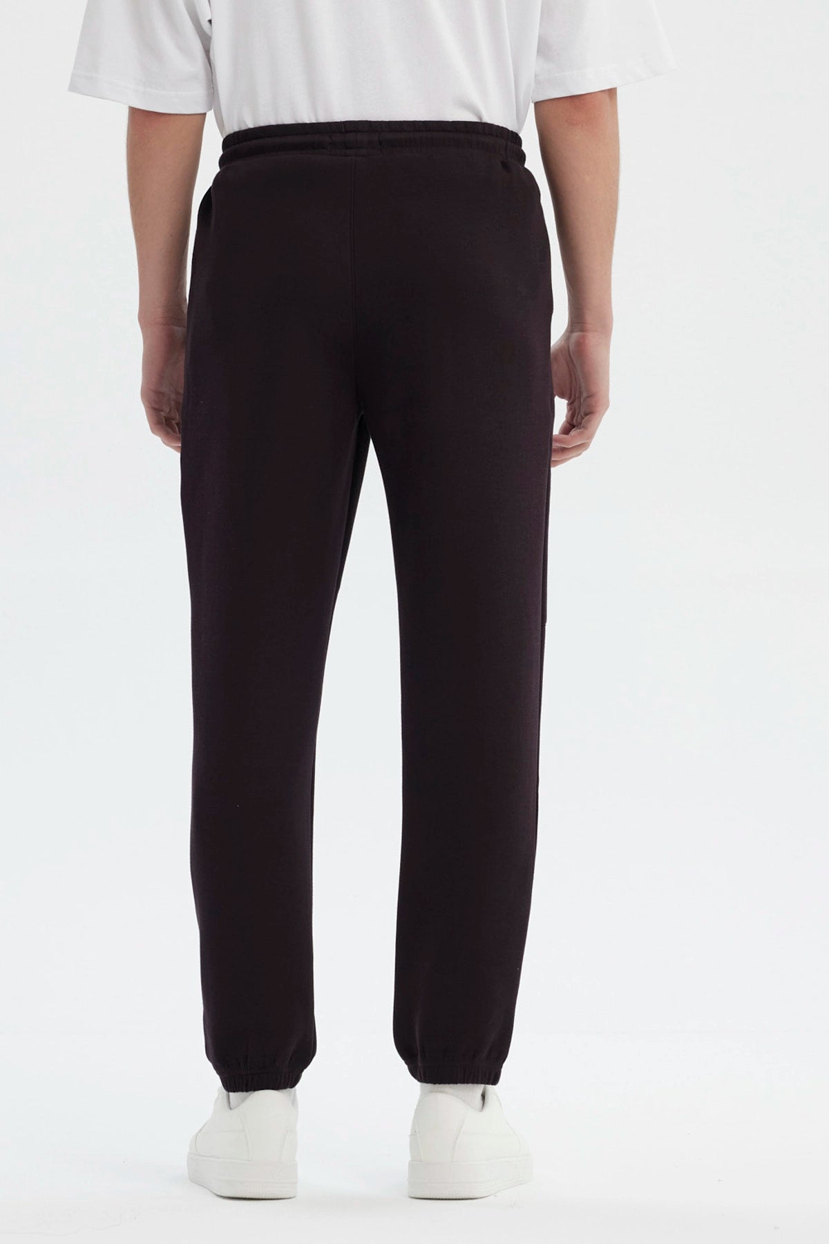 Pantalón Buzo Hombre Pitillo Café