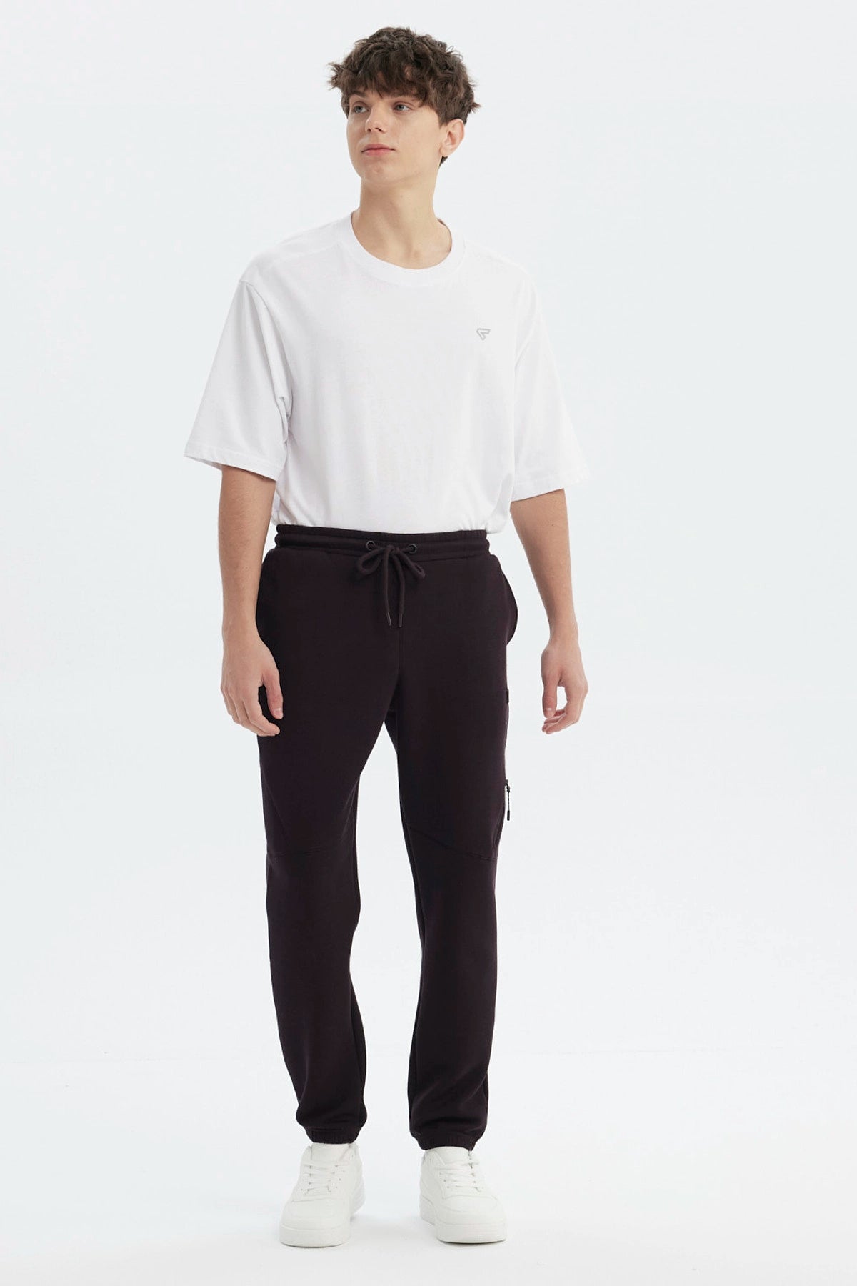 Pantalón Buzo Hombre Pitillo Café