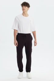 Pantalón Buzo Hombre Pitillo Café