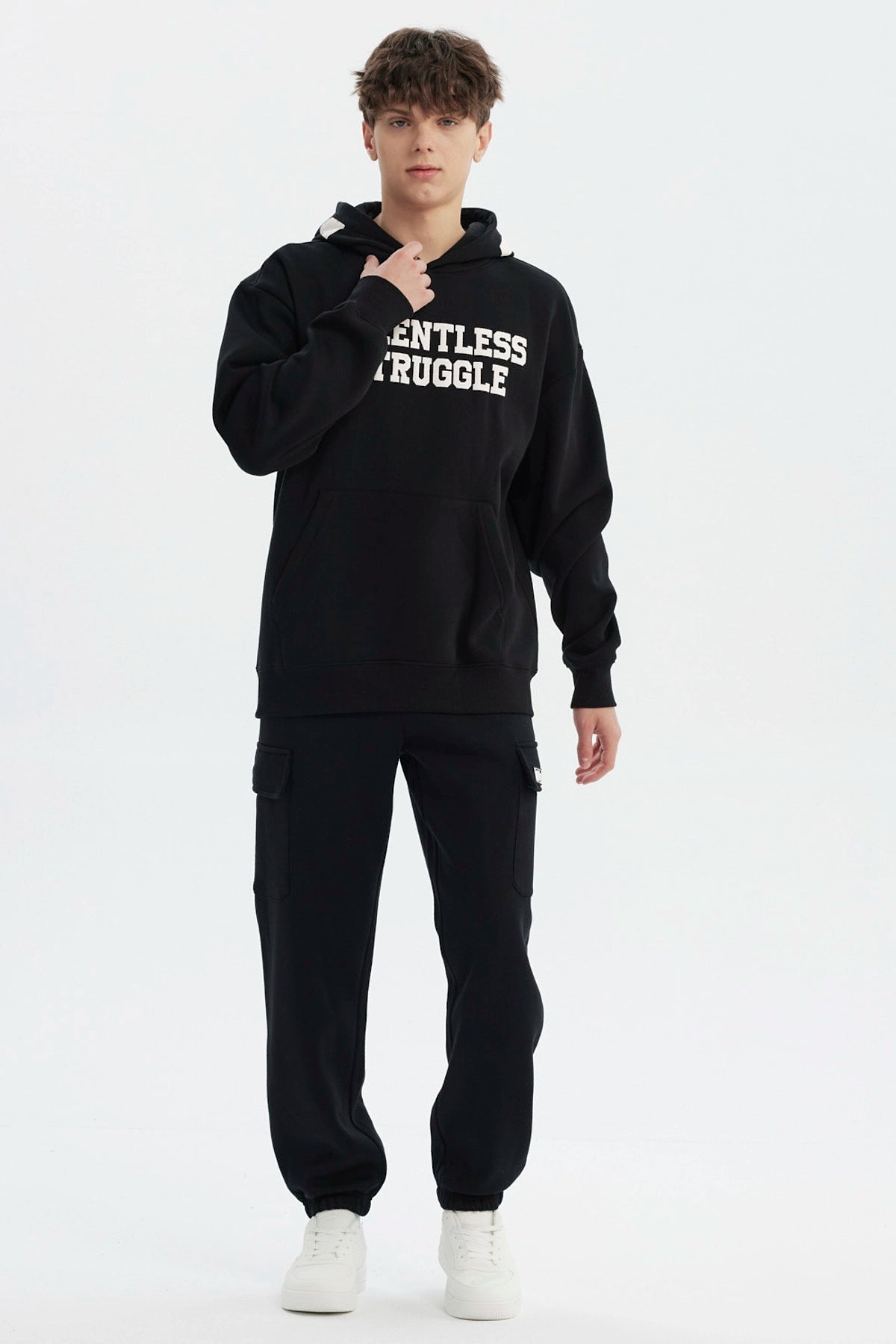 Polerón Hombre Slim Con Gorro Negro
