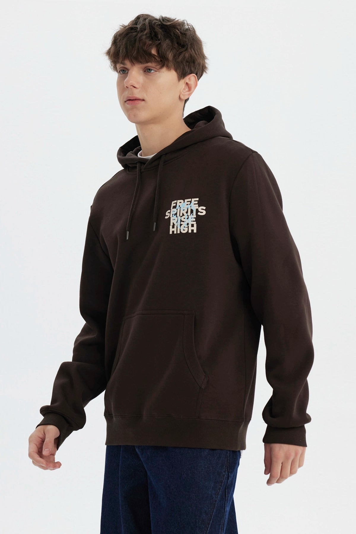 Polerón Hombre Slim Con Gorro Chocolate