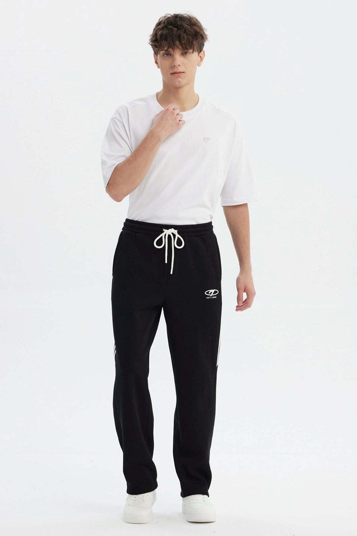 Pantalón Buzo Hombre Calce Recto Negro