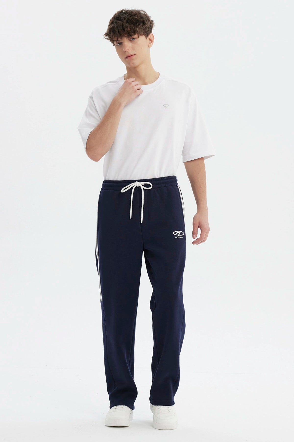 Pantalón Buzo Hombre Calce Recto Azul Marino