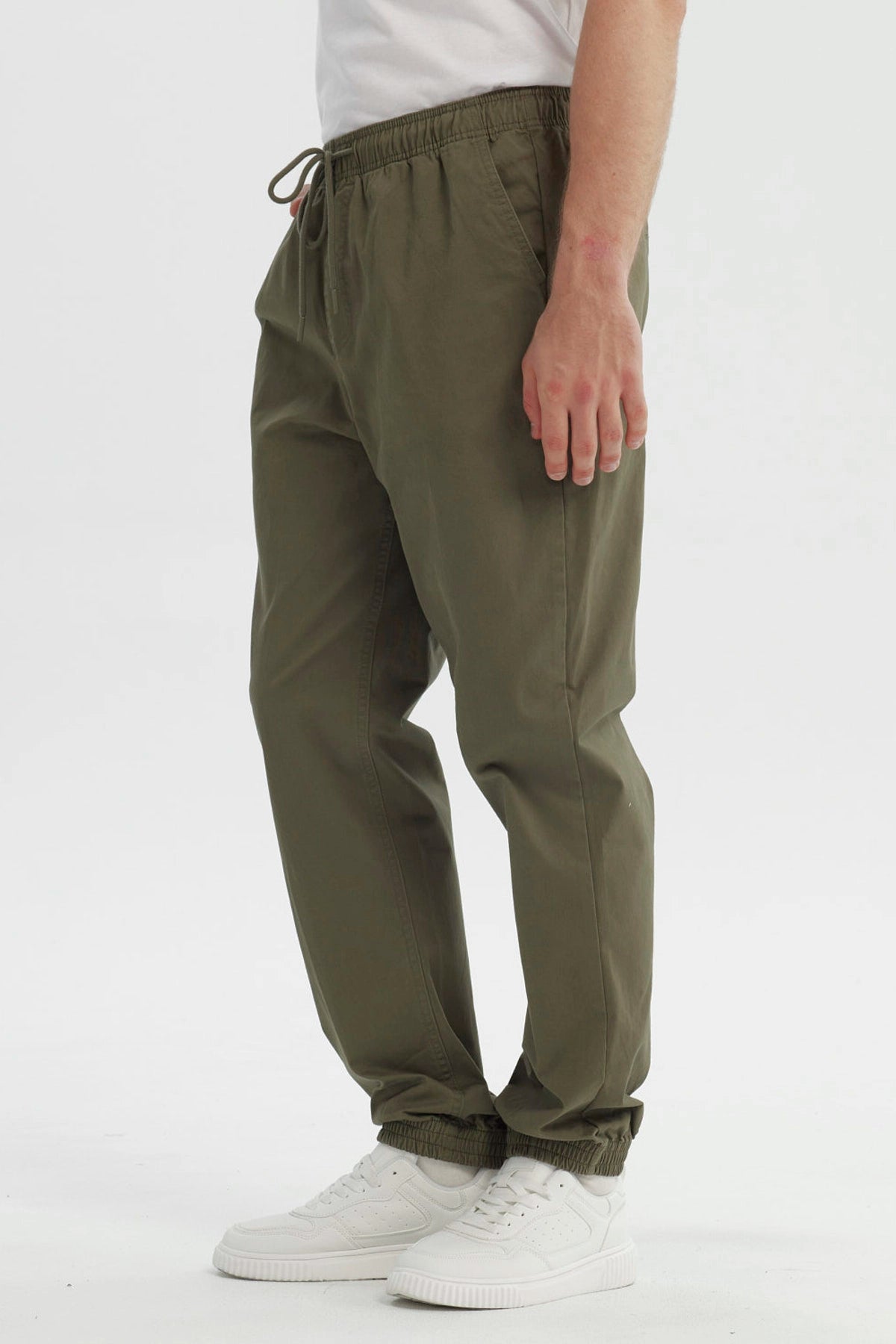 Pantalón Hombre Pitillo Verde Militar