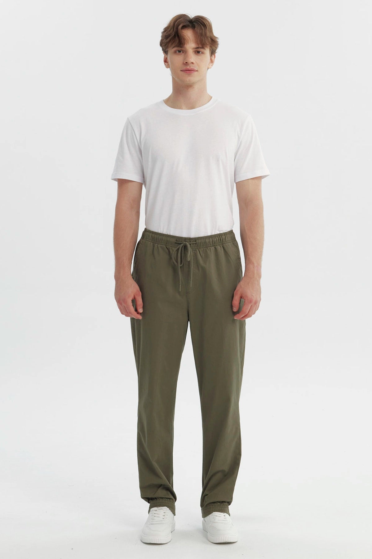 Pantalón Hombre Pitillo Verde Militar
