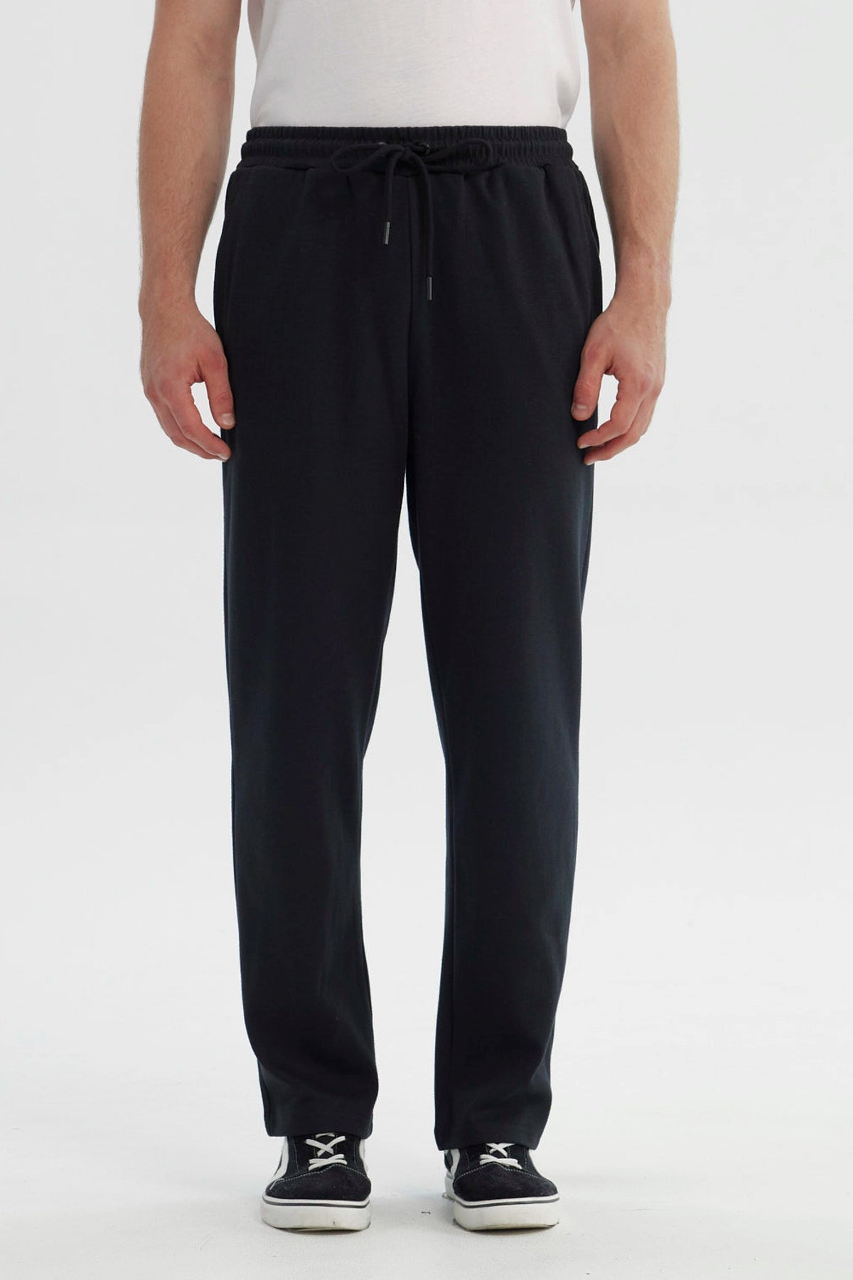Pantalón Buzo Hombre Slim Negro