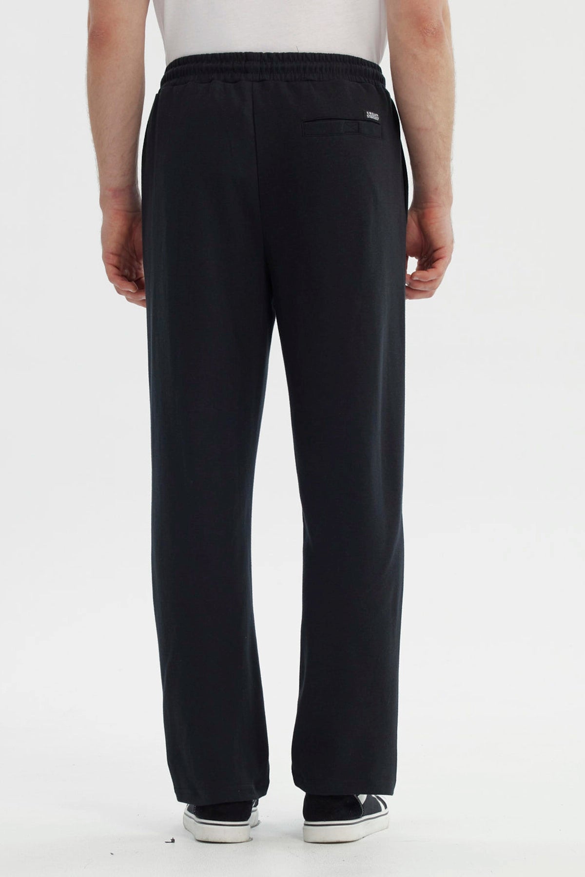 Pantalón Buzo Hombre Slim Negro
