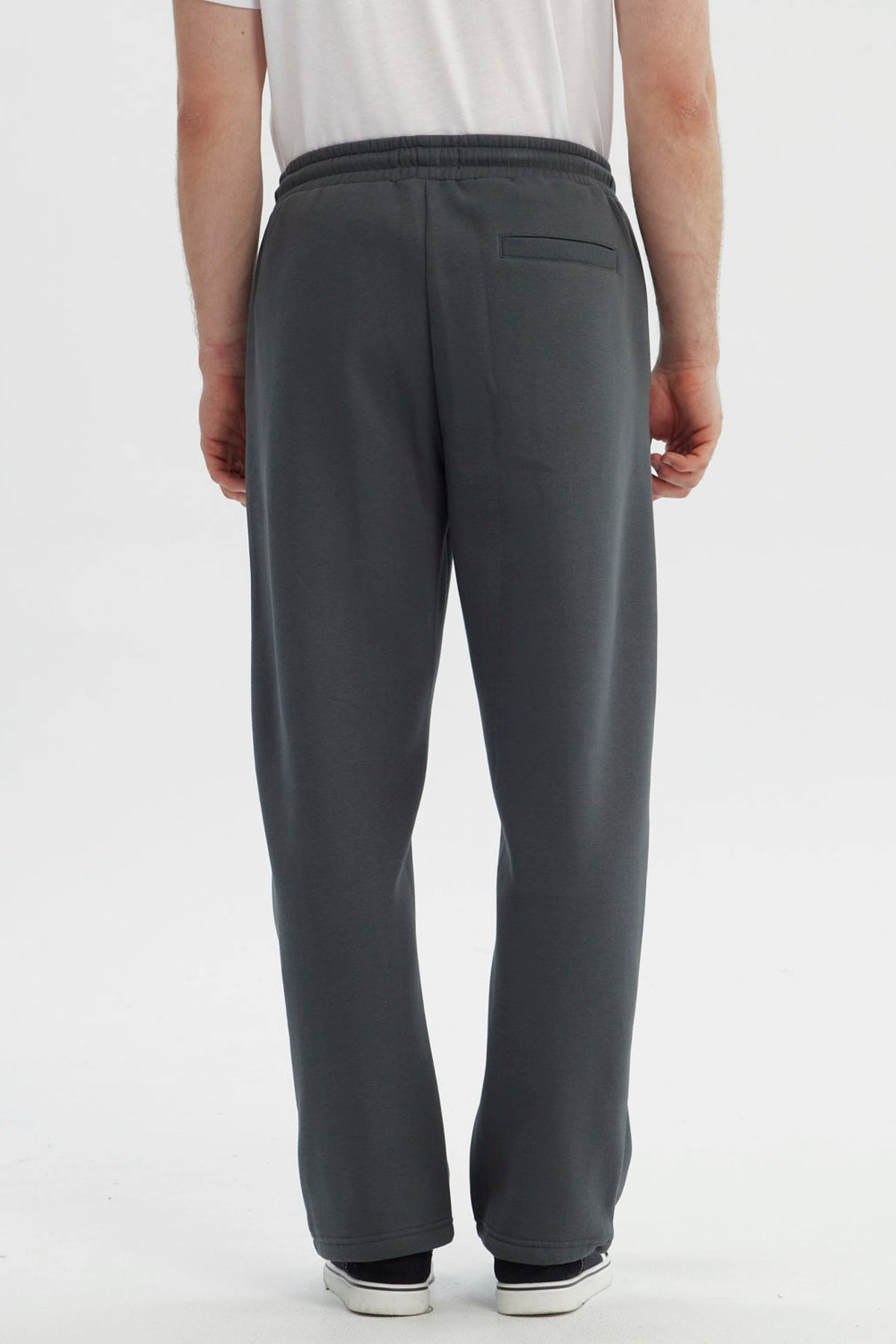 Pantalón Buzo Hombre Calce Recto Gris Oscuro