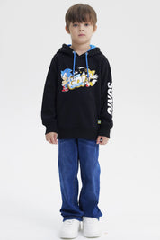 Polerón negro para niño con capucha y estampado grande de Sonic y Tails en el frente estilo dibujo animado