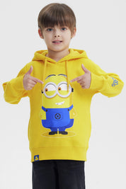 Polerón amarillo para niño con capucha diseño de Minion al frente en estilo animado ocupando el centro a gran tamaño