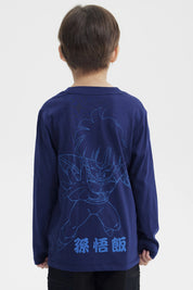 Polera niño azul marino con estampa de Dragon Ball Z en el centro mostrando a personaje en pose de ataque estilo anime