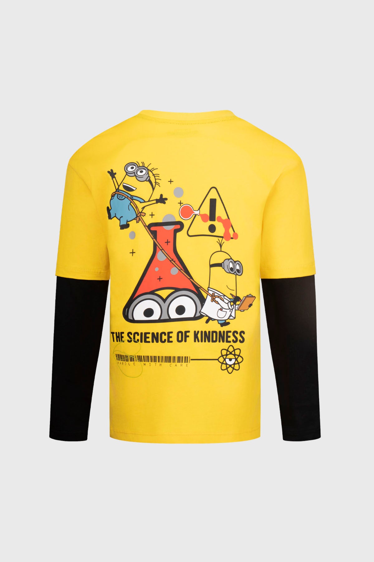 Polera amarilla de niño con diseño de Minion en matraz en el pecho estilo gráfico central con texto Minion Science