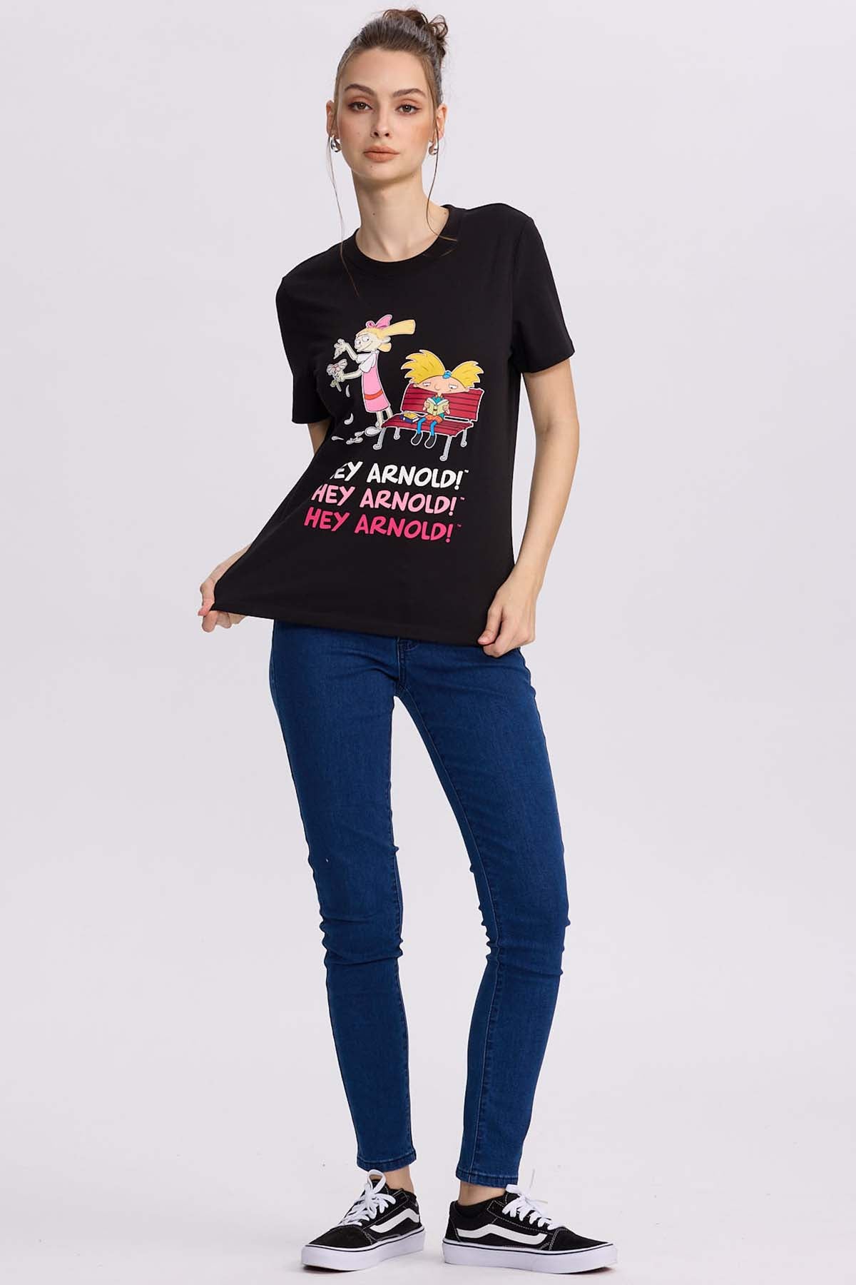 Polera Mujer Helga Negro con diseño Hey Arnold