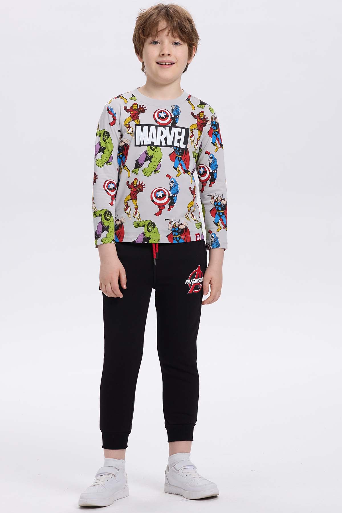 Pantalón buzo niño jogger Avenger negro