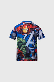Polera niño azul con estampado Avengers destacando Iron Man y logo Marvel