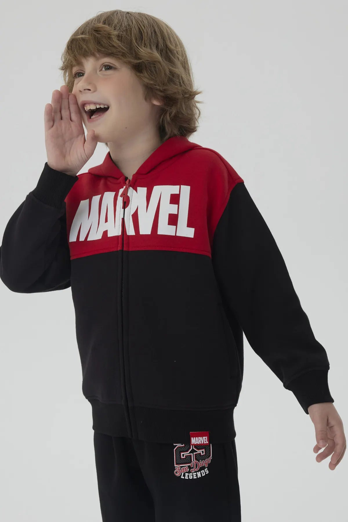 Polerón Niño Avengers Negro