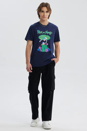 Polera azul marino hombre con estampado de Rick And Morty en el centro