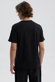 Polera hombre juvenil negro con diseño de El Padrino y logo en blanco y rojo