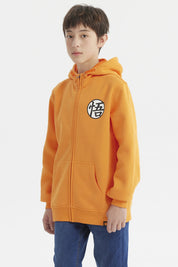 Polerón naranja con cierre completo y capucha para niño diseño de círculo negro con kanji en el pecho izquierdo estilo casual