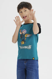 Polera niño verde con mangas negras estampado Trunks Dragon Ball Super al frente estilo animado tamaño grande