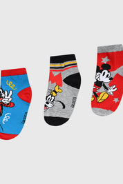 Calcetas deportivas para niño en tripack rojo con estampas de personajes animados en cada una tamaño mediano