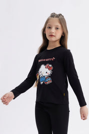 Polera negra para niña con estampa grande de Hello Kitty y osito en el centro con texto HELLO KITTY arriba