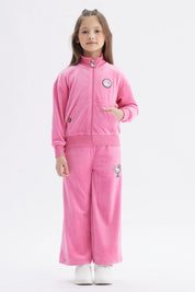 Pantalón buzo rosa niña con Hello Kitty pequeña en la pierna derecha estilo dibujo animado