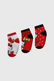 Calceta deportiva niña tripack roja con estampado de Hello Kitty en diferentes escenas gráfico colorido y divertido