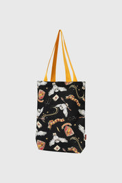 Bolsa negra con estampado de Harry Potter incluye búhos cartas y escudos de Gryffindor en estilo ilustrado