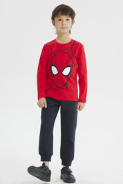 Polera roja de niño con diseño de Spiderman en el centro estilo cómic llamativo sin texto