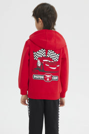 Polerón rojo para niño con capucha y estampado de logo Cars en el pecho estilo deportivo casual