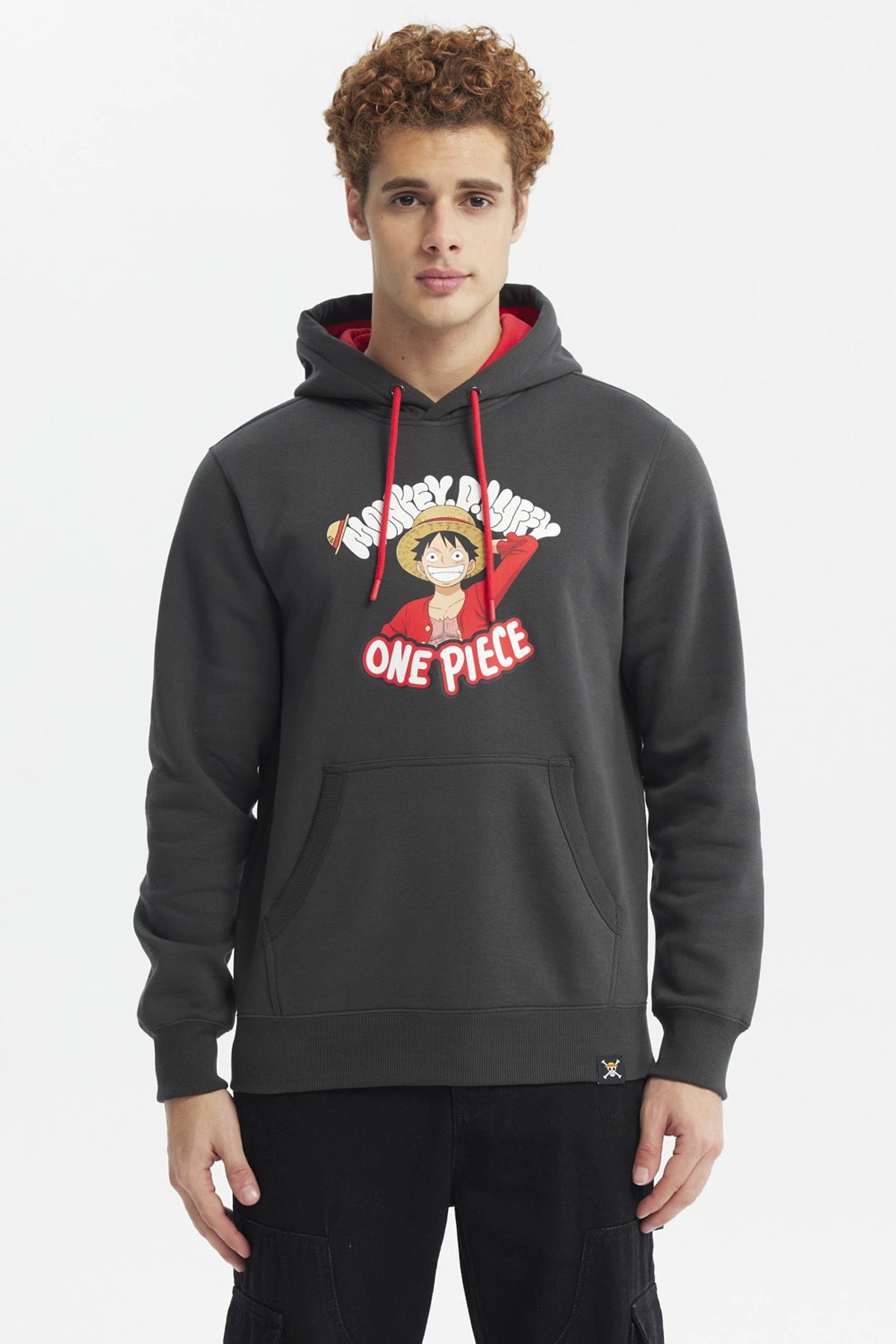 Polerón gris marengo con capucha y estampado de Monkey D Luffy de One Piece en el pecho estilo caricatura colorido