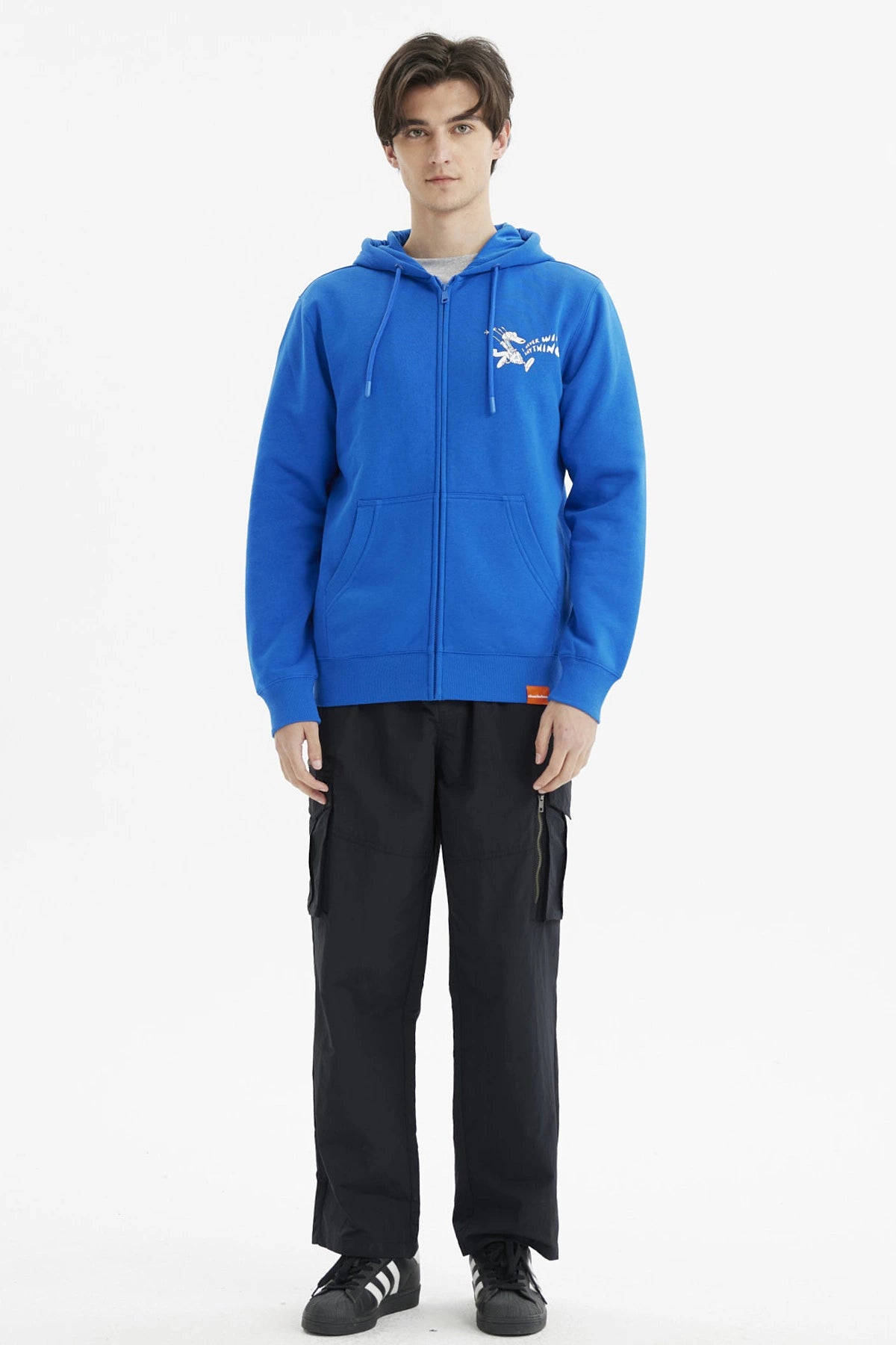 Polerón azul clásico con capucha y cremallera diseño de astronauta pequeño en el pecho estilo gráfico divertido