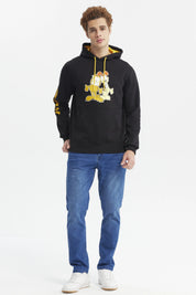 Polerón negro con capucha y estampa de Garfield y Odie al frente en estilo cómic tamaño mediano diseño colorido