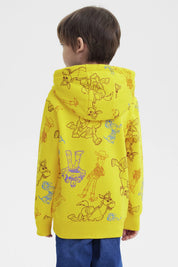 Polerón amarillo para niño con capucha y estampa de Woody y Buzz Lightyear al frente estilo animado