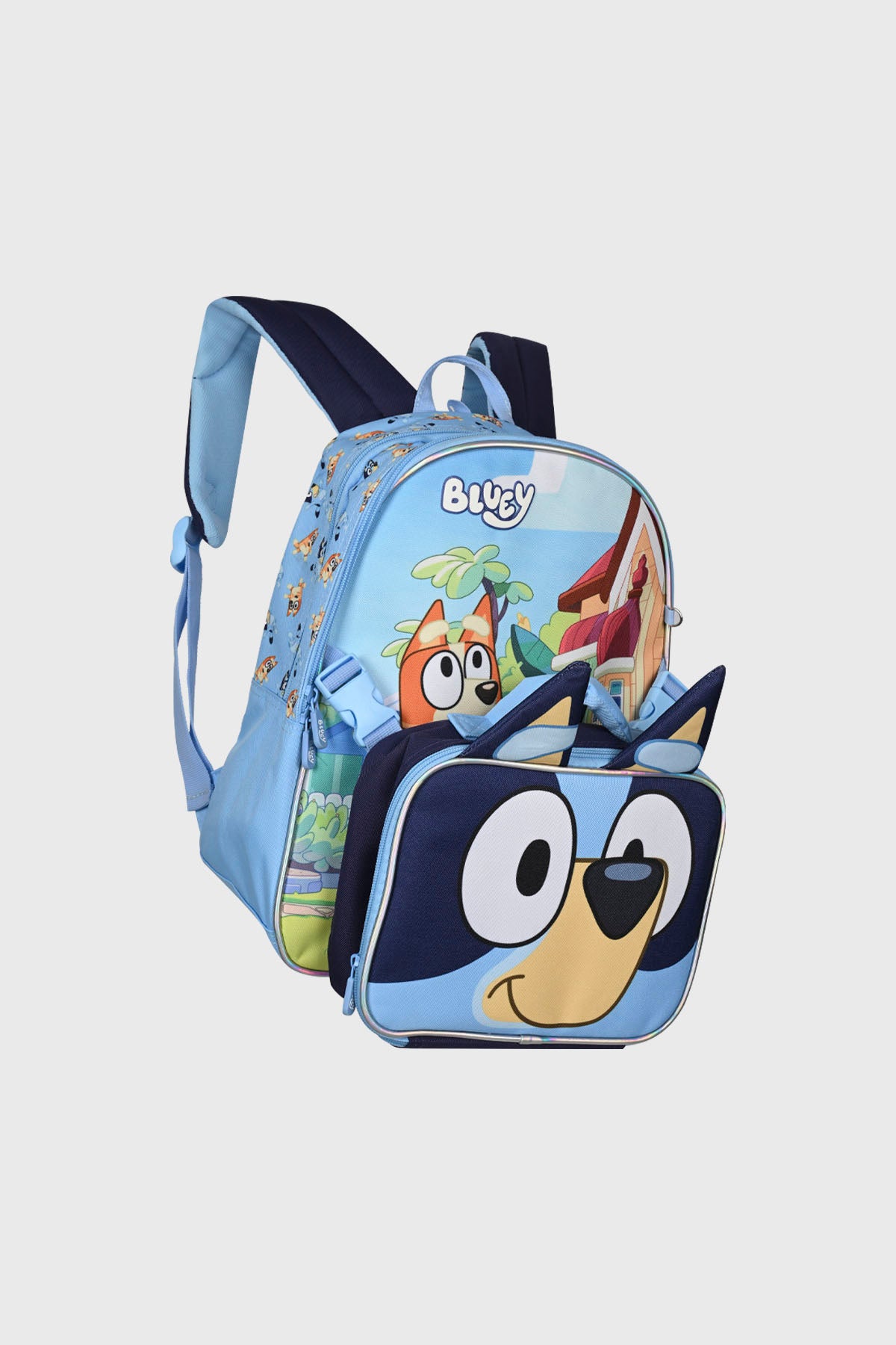 Mochila azul unisex con diseño de Bluey en el frente ocupando gran parte del espacio estilo dibujo animado