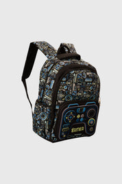 Mochila negra con diseño de control gamer azul y amarillo al frente con símbolos tecnológicos en toda la superficie