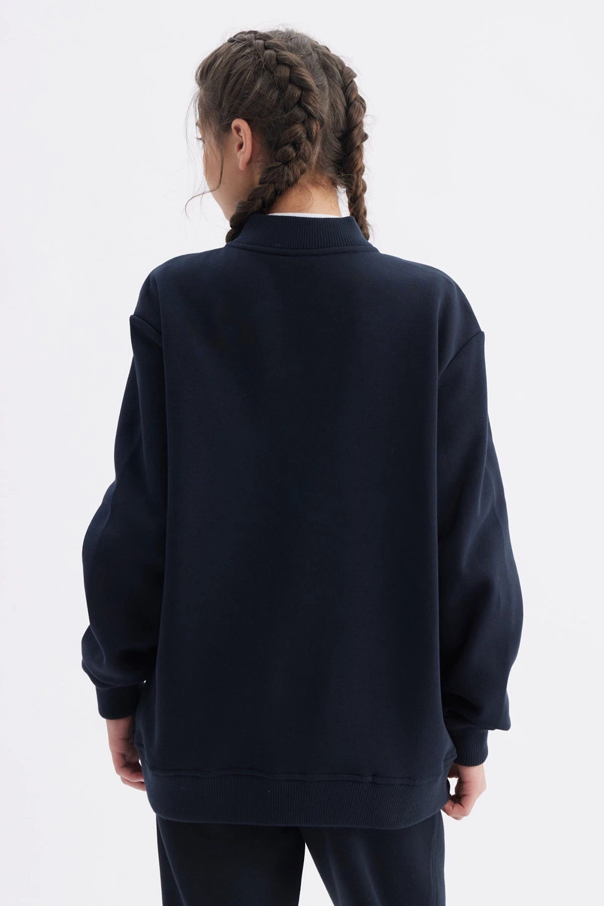 Chaqueta unisex azul marino con botones frontales lisa y sin estampas estilo college ideal para un look casual