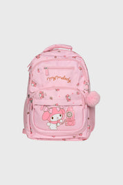 Mochila rosada unisex con estampado de My Melody al frente usando teléfono con fondo de corazones y pompon lateral